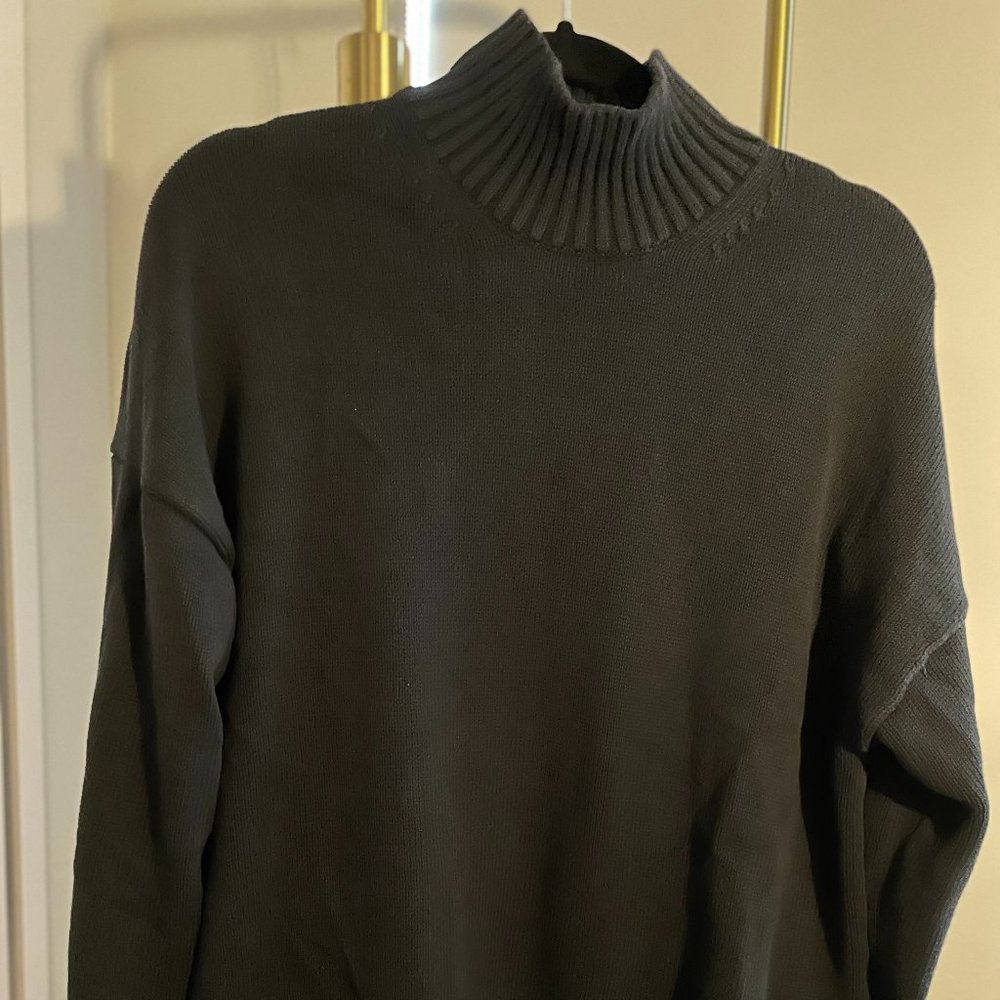 Everlane Black Turtleneck Womens Sweater Size M